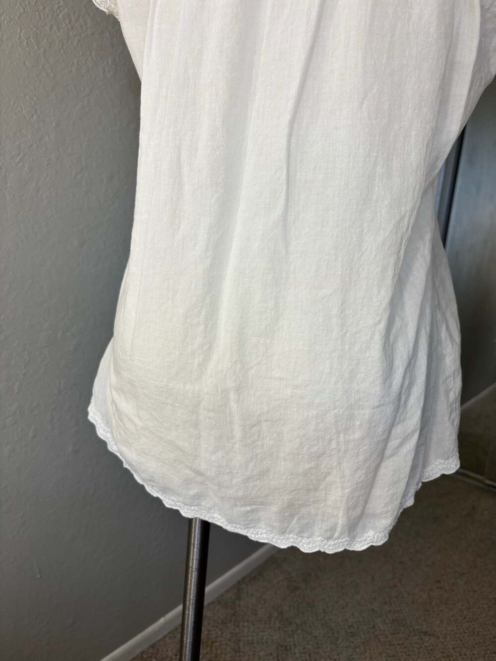 Converse white cotton peasant blouse with crochet lace detailing - Picture 7 of 10